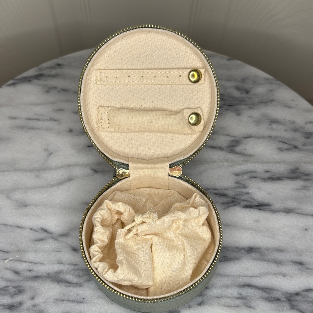 Sezane Green Jewelry Case with Gold Accents - Picture 5 of 11
